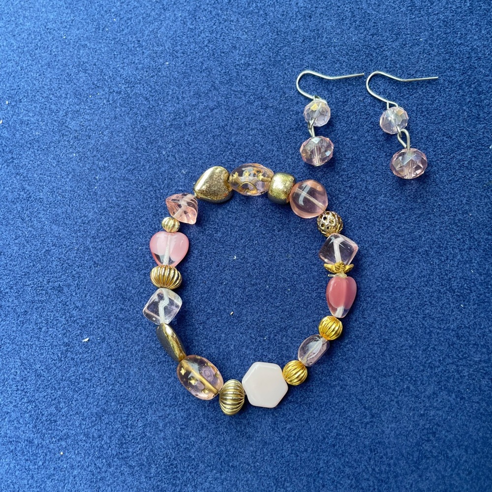 Pink & gold bracelet and pink earrings